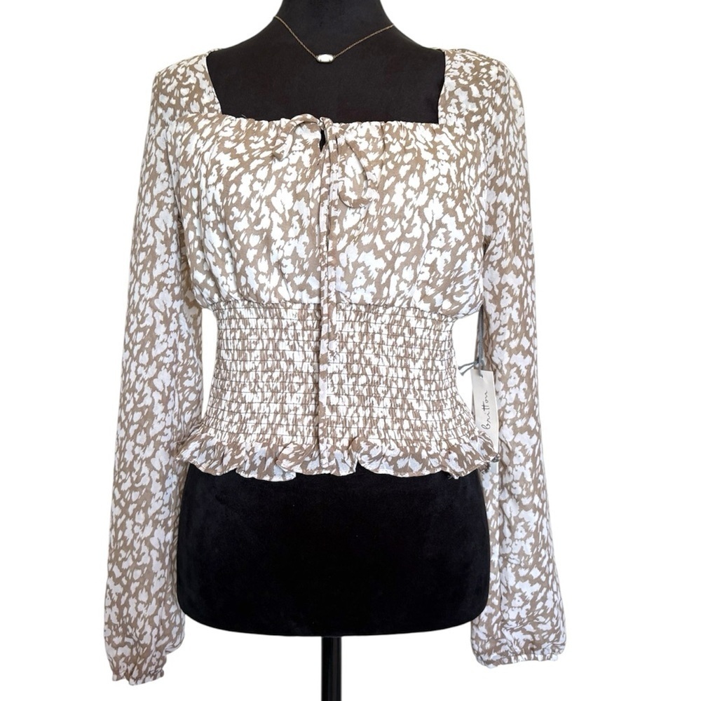 NWT Nine Britton Woman’s Small Floral Long Sleeve Smocked Waist Blouse